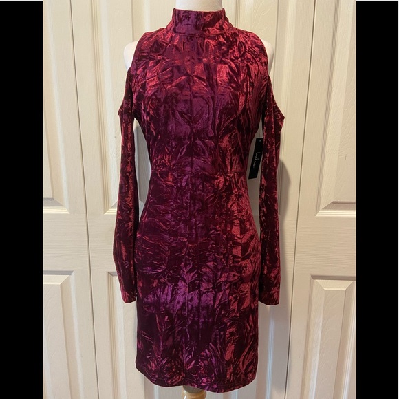 NWT~Sexy~Stunning~Lulus Cold Shoulder Velvet Dress - Picture 2 of 12